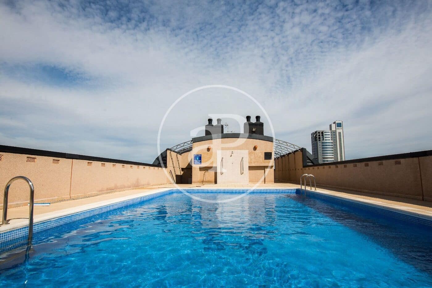 3 soverom Leilighet til leie i Valencia by med svømmebasseng garasje - € 1 950 (Ref: 9849463)