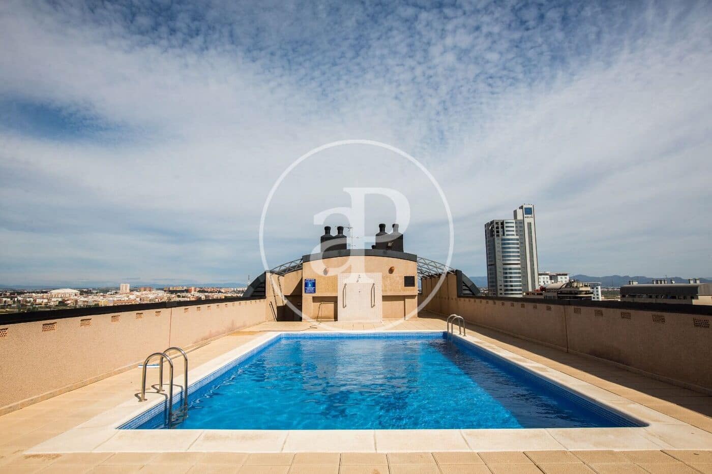 3 soverom Leilighet til leie i Valencia by med svømmebasseng garasje - € 1 950 (Ref: 9849463)
