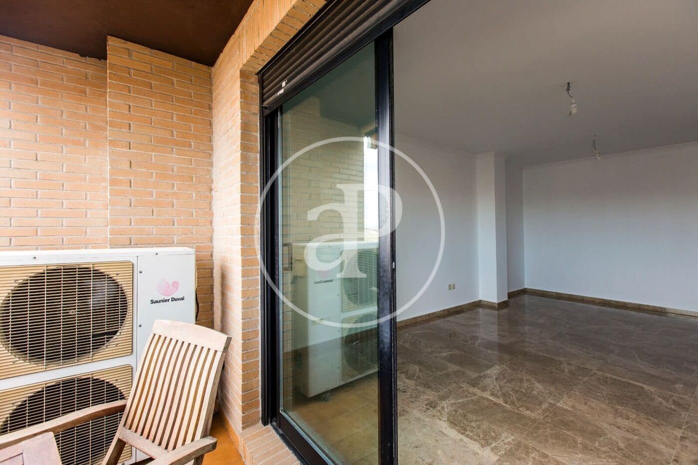 3 soverom Leilighet til leie i Valencia by med svømmebasseng garasje - € 1 950 (Ref: 9849463)