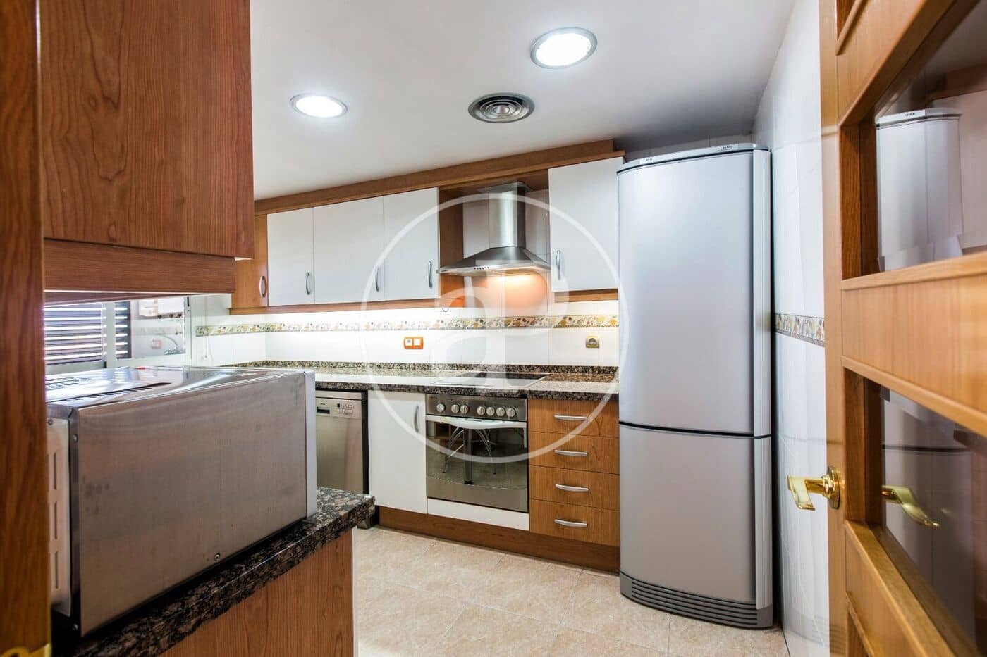3 soverom Leilighet til leie i Valencia by med svømmebasseng garasje - € 1 950 (Ref: 9849463)