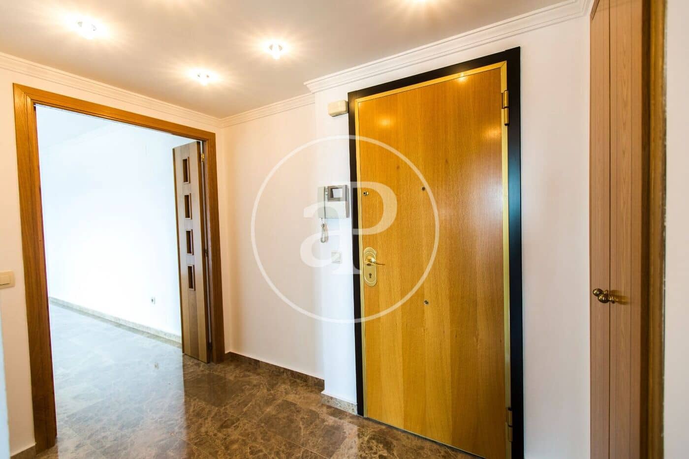 3 soverom Leilighet til leie i Valencia by med svømmebasseng garasje - € 1 950 (Ref: 9849463)