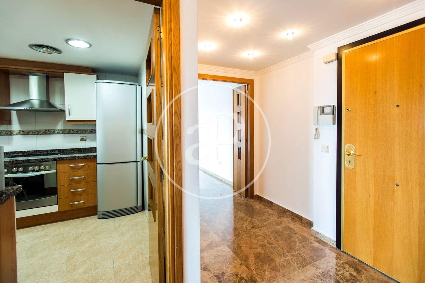3 soverom Leilighet til leie i Valencia by med svømmebasseng garasje - € 1 950 (Ref: 9849463)