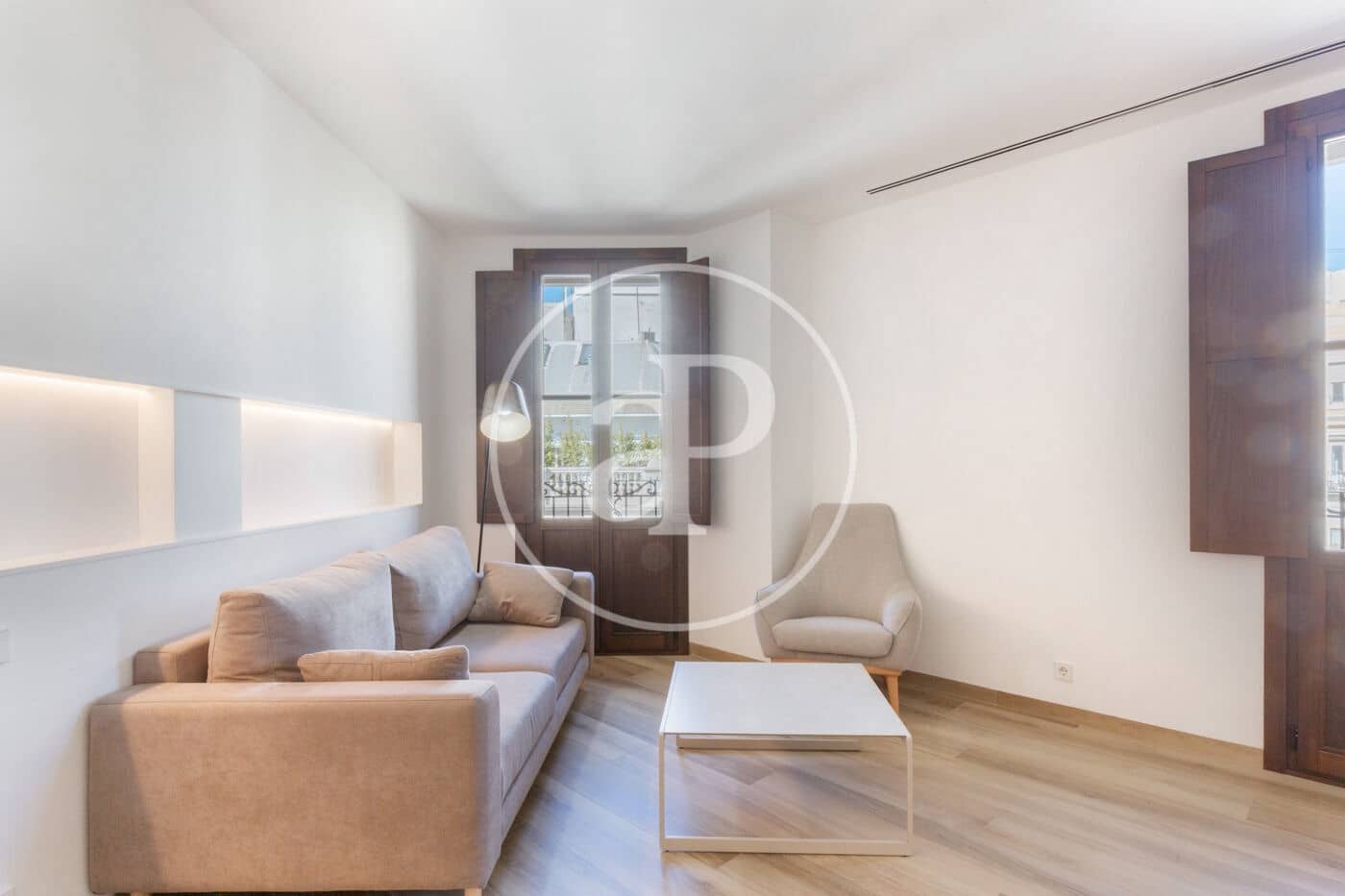 2 bedroom Apartment for rent in Valencia city - € 2,100 (Ref: 9849465)
