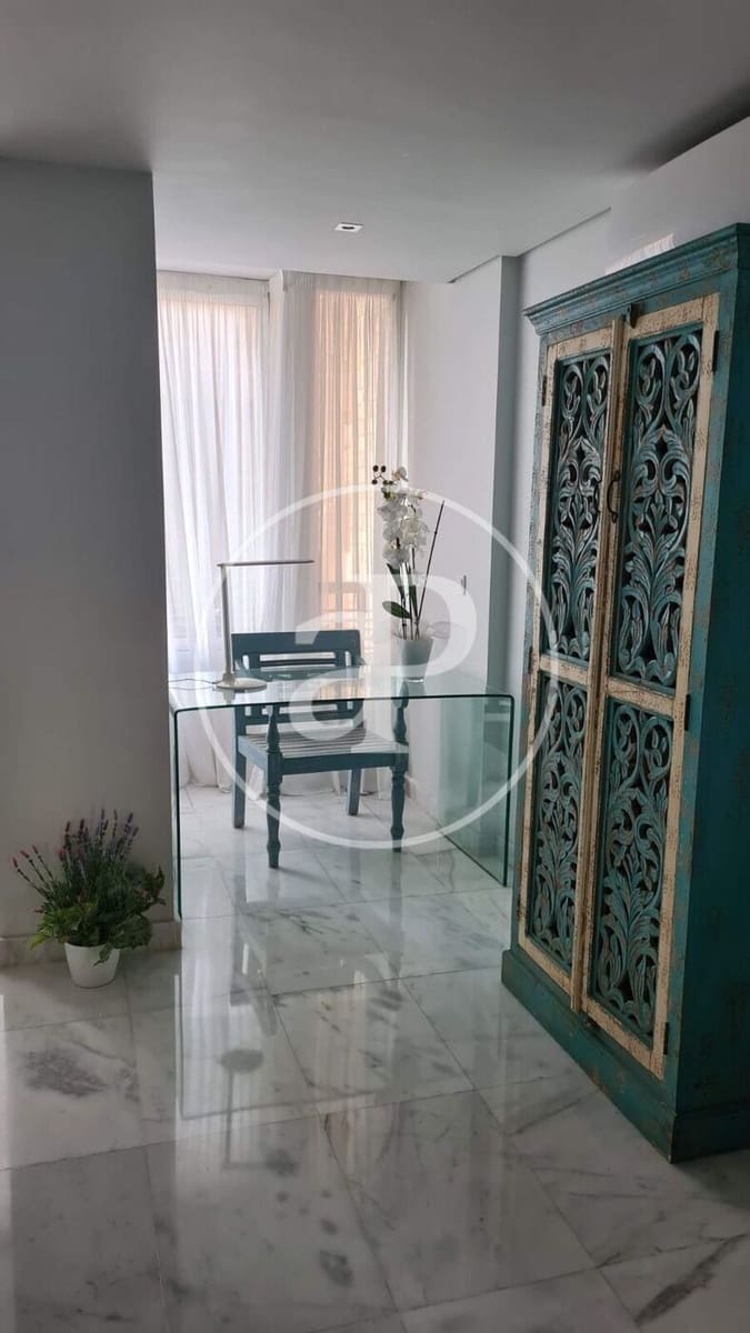 2 soverom Leilighet til leie i Valencia by - € 1 800 (Ref: 9851856)