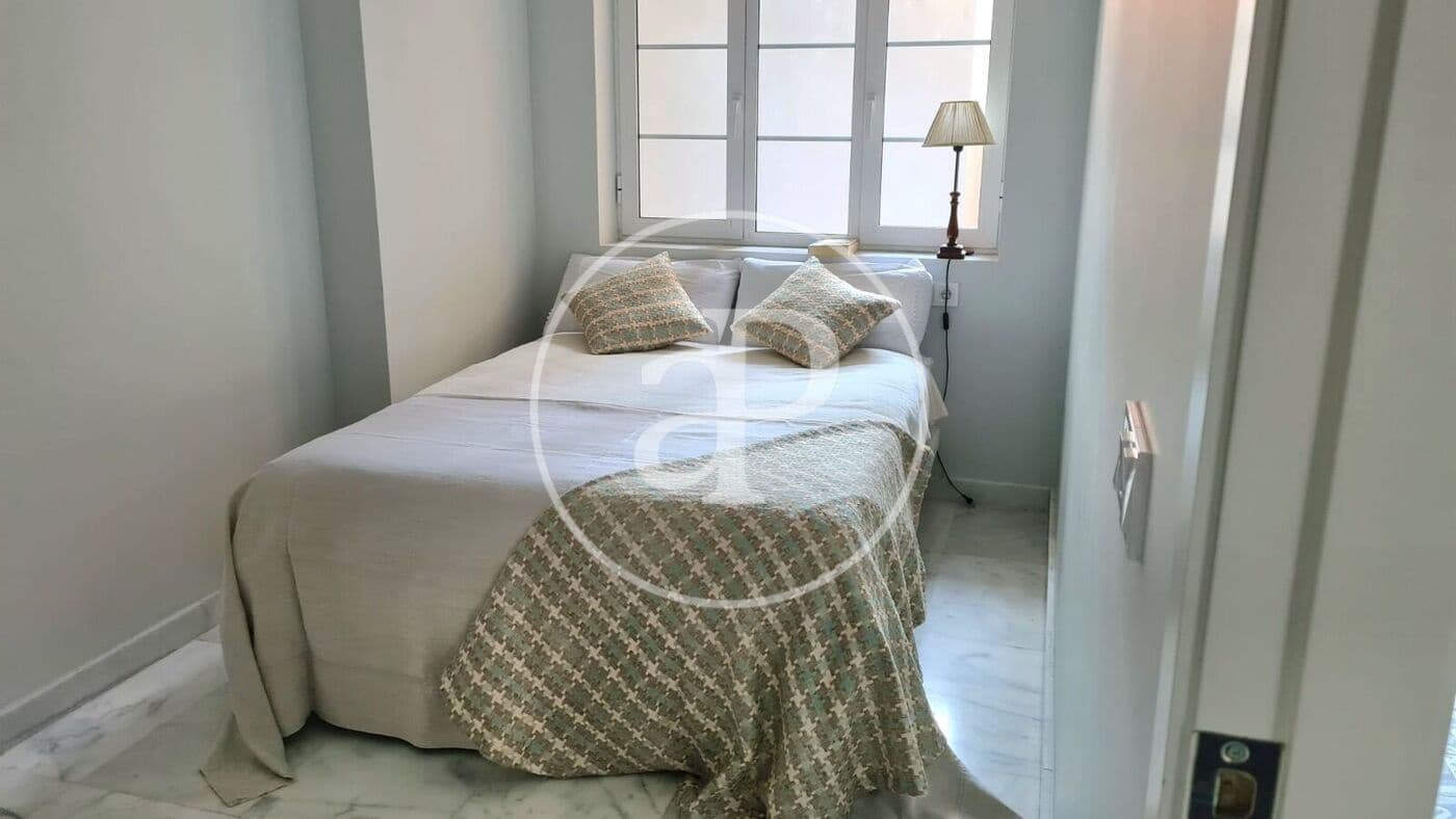 2 soverom Leilighet til leie i Valencia by - € 1 800 (Ref: 9851856)