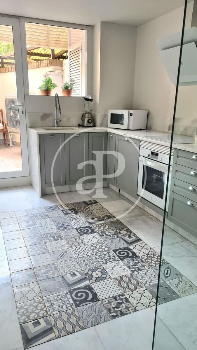 2 soverom Leilighet til leie i Valencia by - € 1 800 (Ref: 9851856)