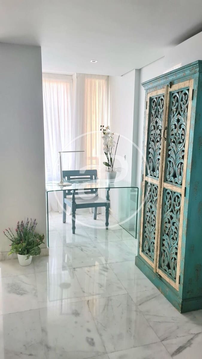 2 soverom Leilighet til leie i Valencia by - € 1 800 (Ref: 9851856)