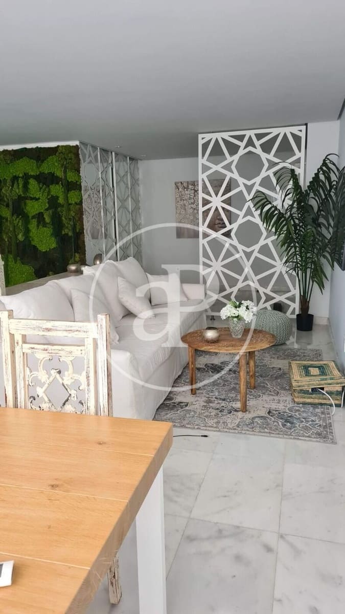 2 soverom Leilighet til leie i Valencia by - € 1 800 (Ref: 9851856)