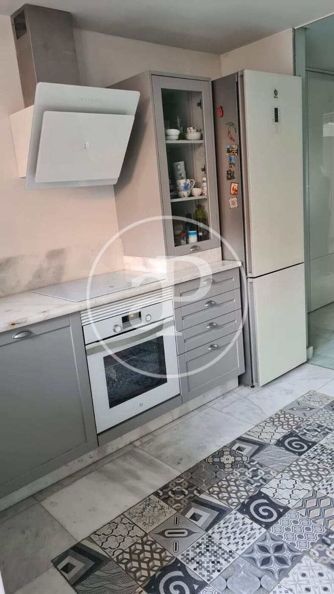 2 soverom Leilighet til leie i Valencia by - € 1 800 (Ref: 9851856)