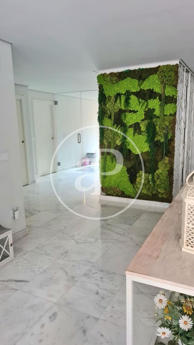 2 soverom Leilighet til leie i Valencia by - € 1 800 (Ref: 9851856)