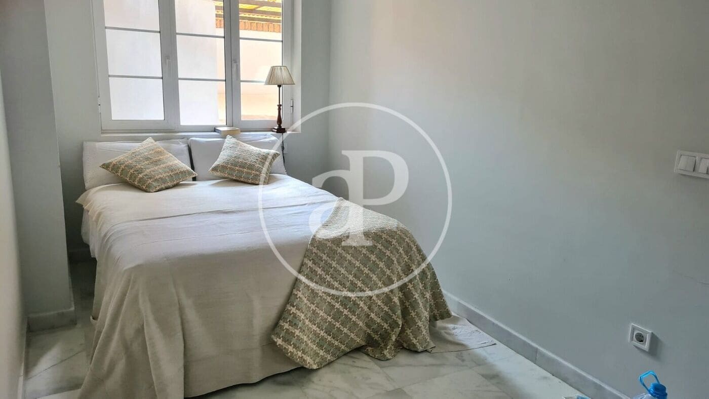 2 soverom Leilighet til leie i Valencia by - € 1 800 (Ref: 9851856)
