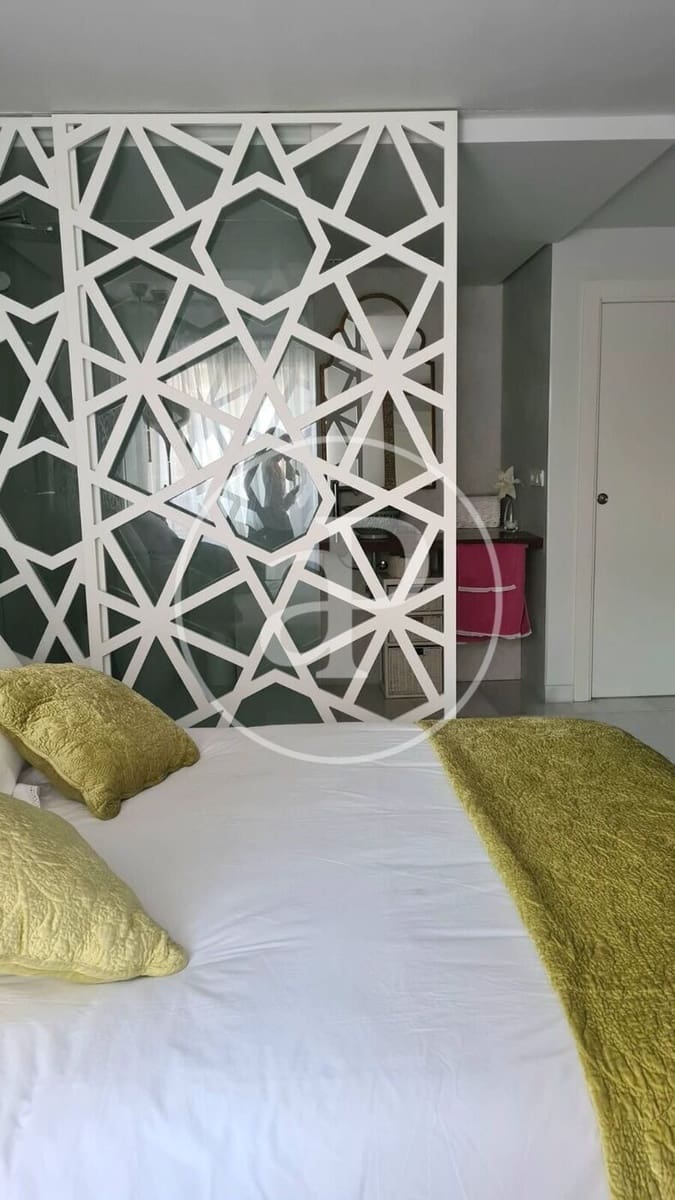 2 soverom Leilighet til leie i Valencia by - € 1 800 (Ref: 9851856)