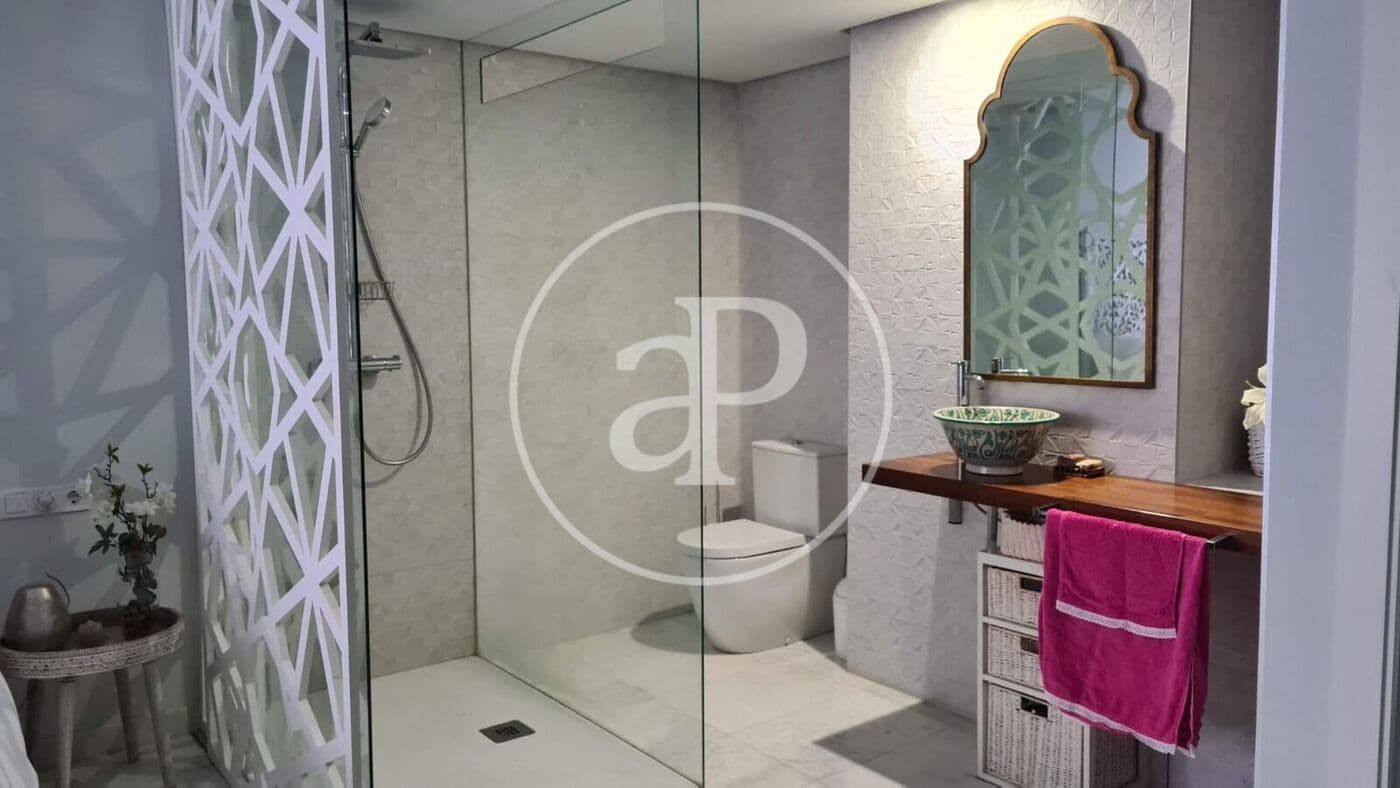 2 soverom Leilighet til leie i Valencia by - € 1 800 (Ref: 9851856)