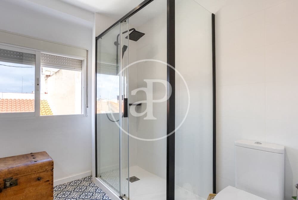 2 bedroom Apartment for rent in Valencia city - € 1,500 (Ref: 9851857)