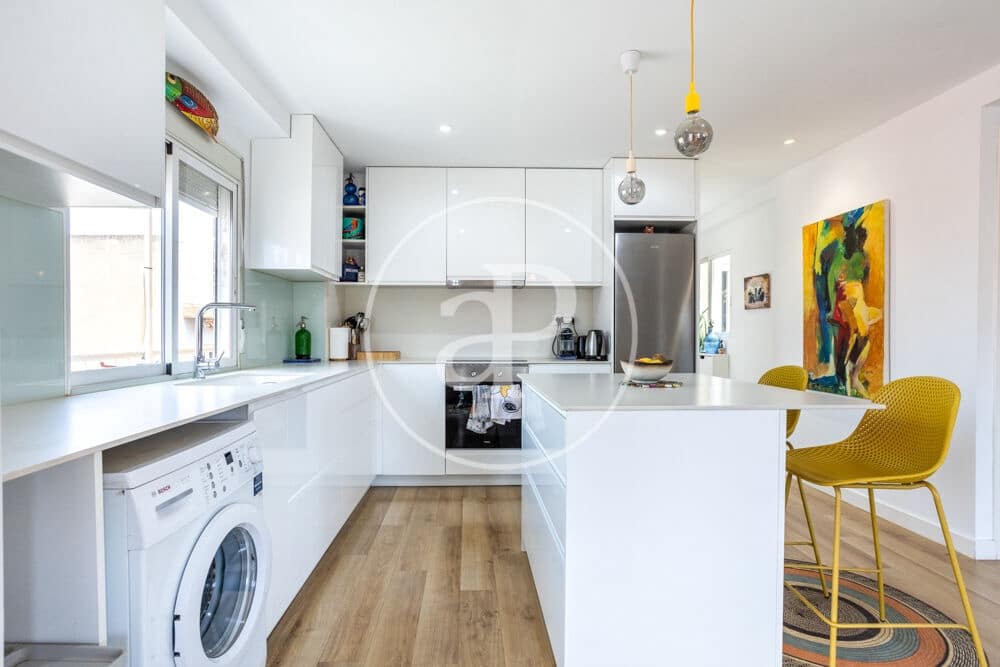 2 bedroom Apartment for rent in Valencia city - € 1,500 (Ref: 9851857)