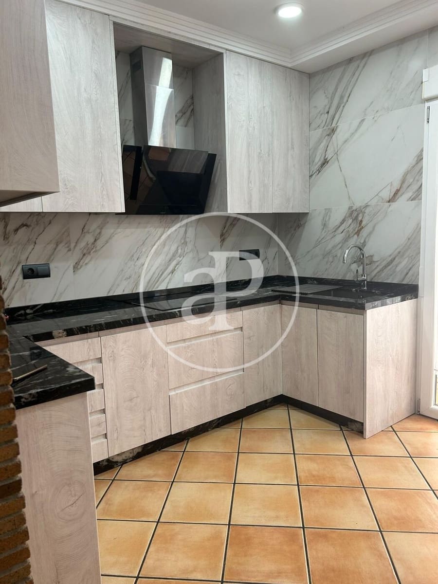 Chalet de 5 habitaciones en San Vicente / Sant Vicent del Raspeig en venta con piscina - 715.000 € (Ref: 9851858)