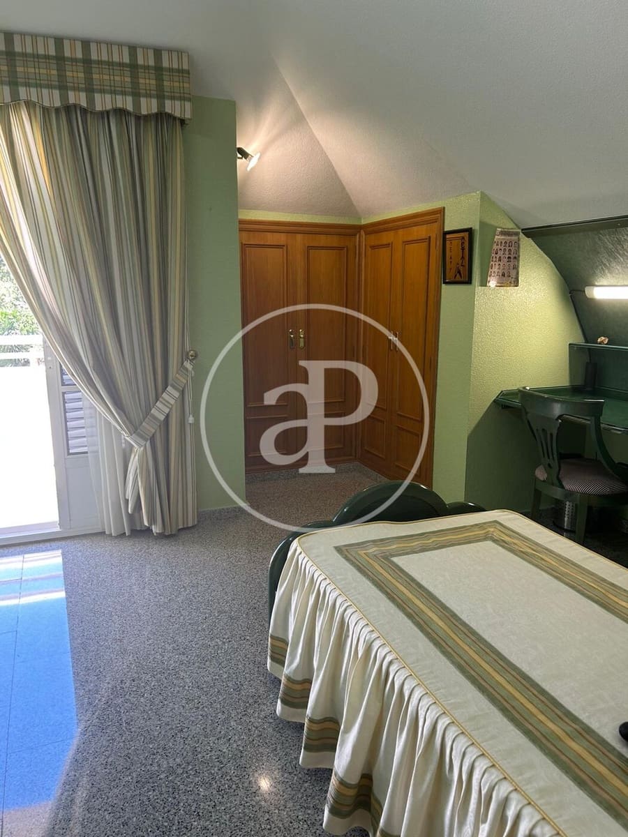 Chalet de 5 habitaciones en San Vicente / Sant Vicent del Raspeig en venta con piscina - 715.000 € (Ref: 9851858)