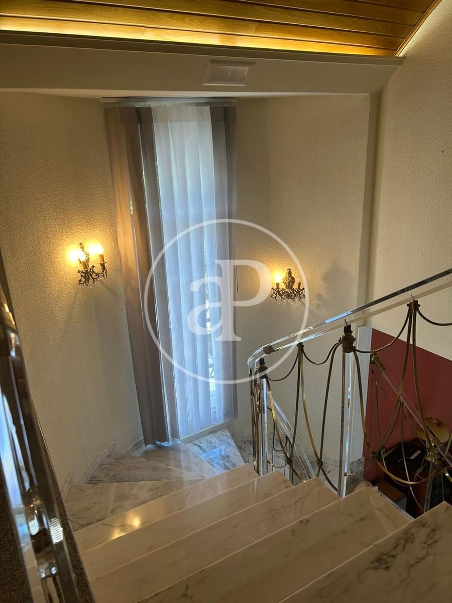 Chalet de 5 habitaciones en San Vicente / Sant Vicent del Raspeig en venta con piscina - 715.000 € (Ref: 9851858)