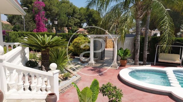 5 bedroom Villa for sale in San Vicente / Sant Vicent del Raspeig with pool - € 715,000 (Ref: 9851858)