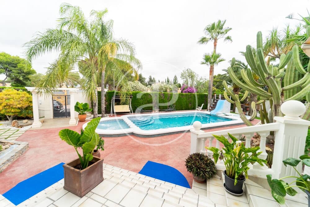5 quarto Moradia para venda em San Vicente / Sant Vicent del Raspeig com piscina - 715 000 € (Ref: 9851858)