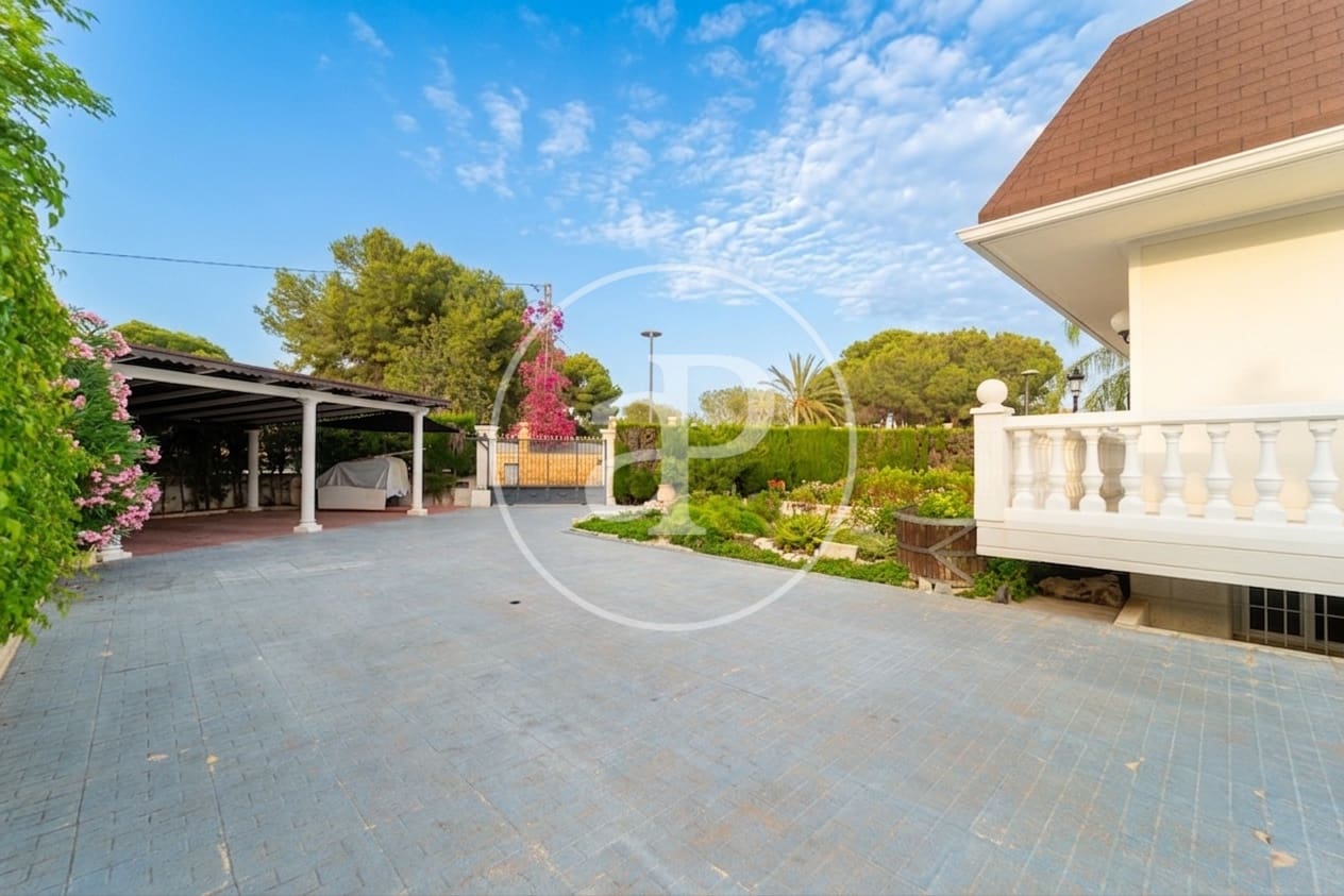 5 quarto Moradia para venda em San Vicente / Sant Vicent del Raspeig com piscina - 715 000 € (Ref: 9851858)