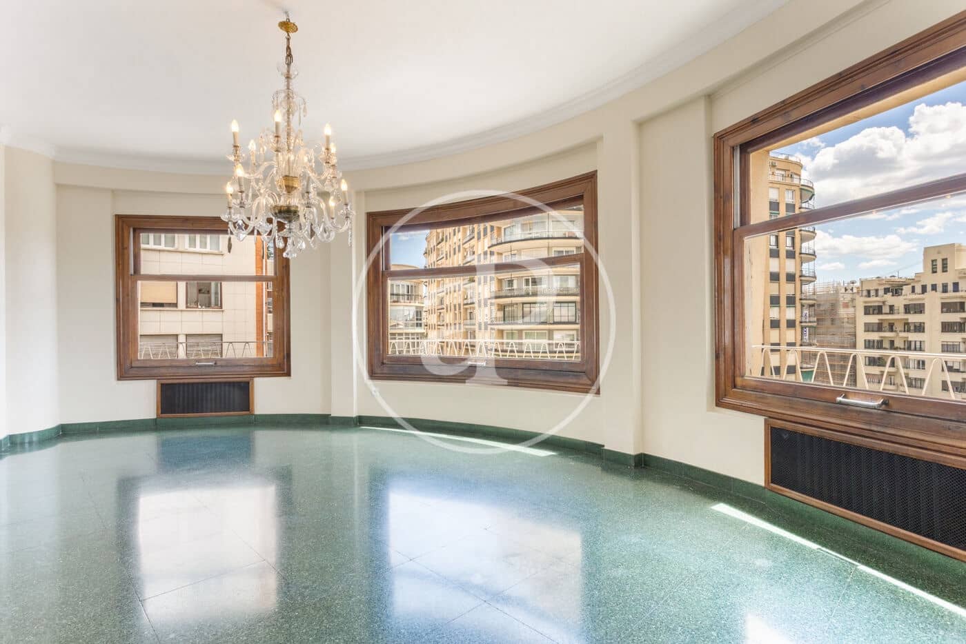 5 soverom Leilighet til leie i Valencia by - € 4 300 (Ref: 9851859)