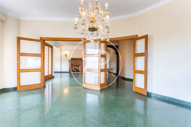5 soverom Leilighet til leie i El Mercat, Valencia by - € 4 300 (Ref: 9851859)