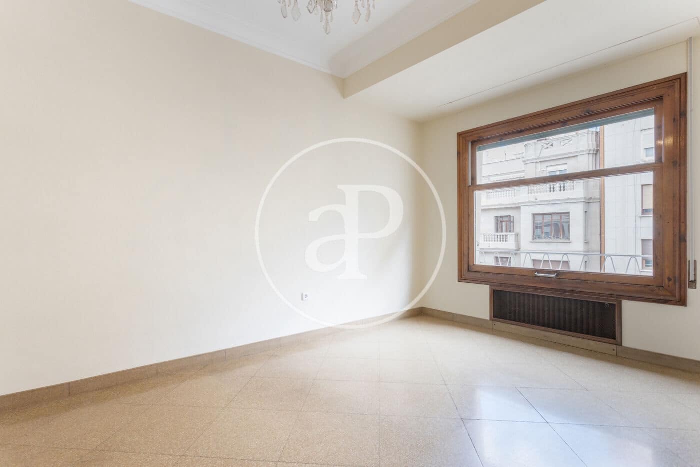 5 soverom Leilighet til leie i Valencia by - € 4 300 (Ref: 9851859)