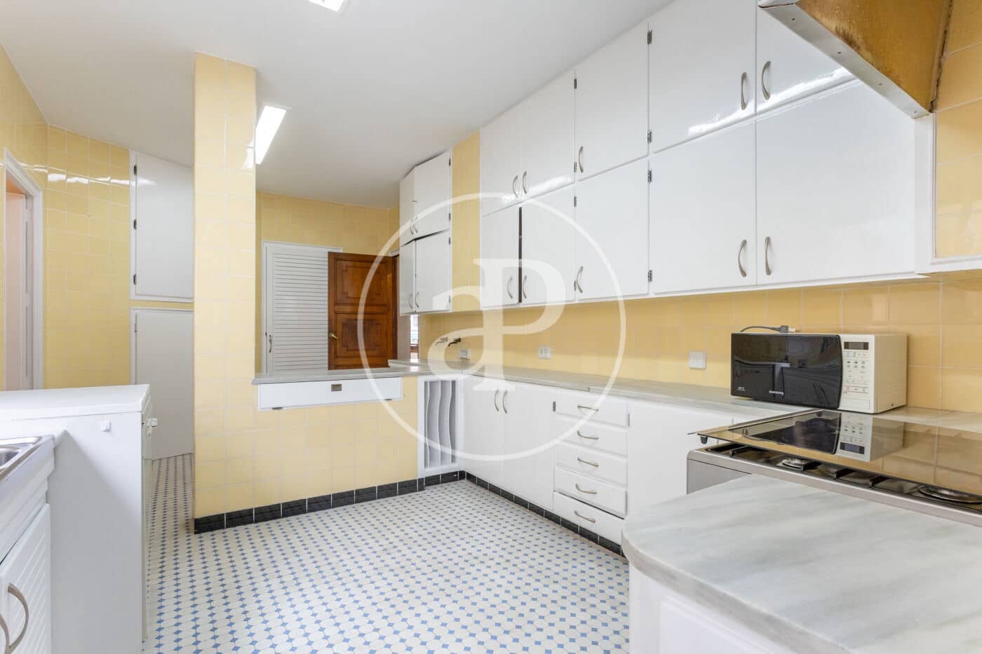 5 soverom Leilighet til leie i Valencia by - € 4 300 (Ref: 9851859)