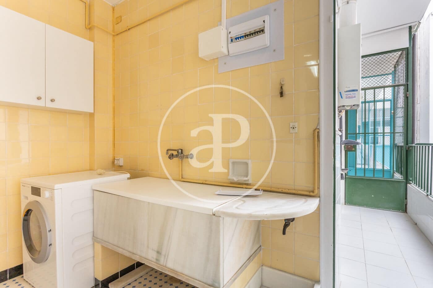 5 soverom Leilighet til leie i Valencia by - € 4 300 (Ref: 9851859)