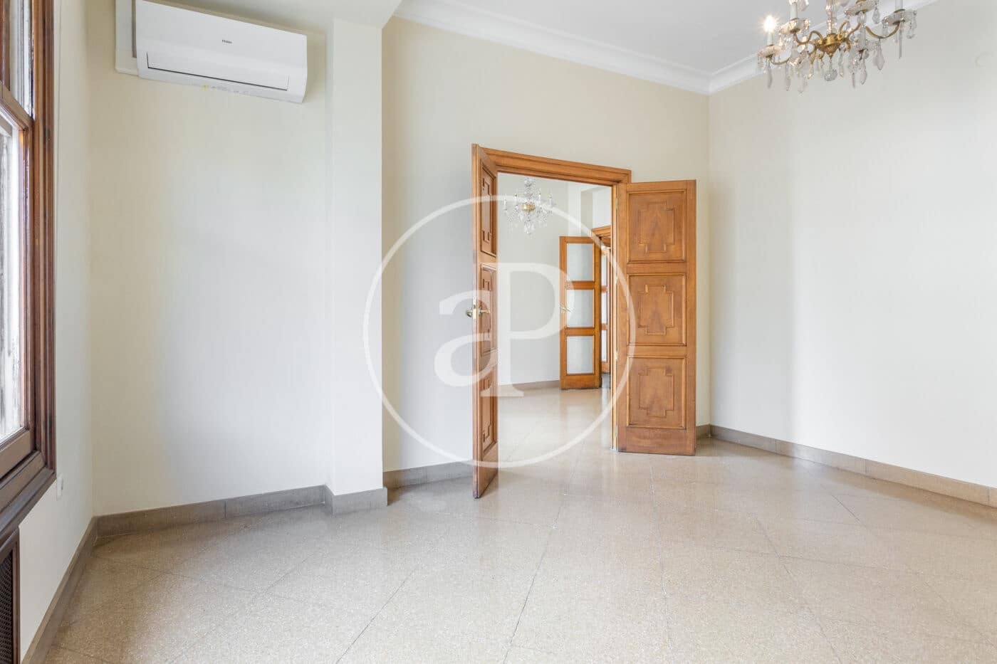 5 soverom Leilighet til leie i Valencia by - € 4 300 (Ref: 9851859)