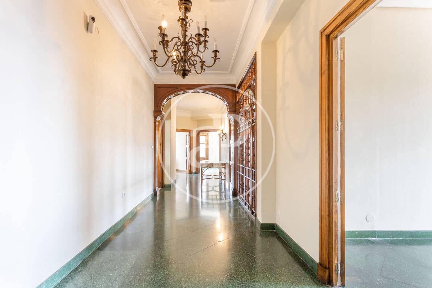 5 soverom Leilighet til leie i Valencia by - € 4 300 (Ref: 9851859)
