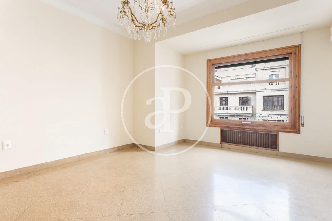 5 soverom Leilighet til leie i Valencia by - € 4 300 (Ref: 9851859)