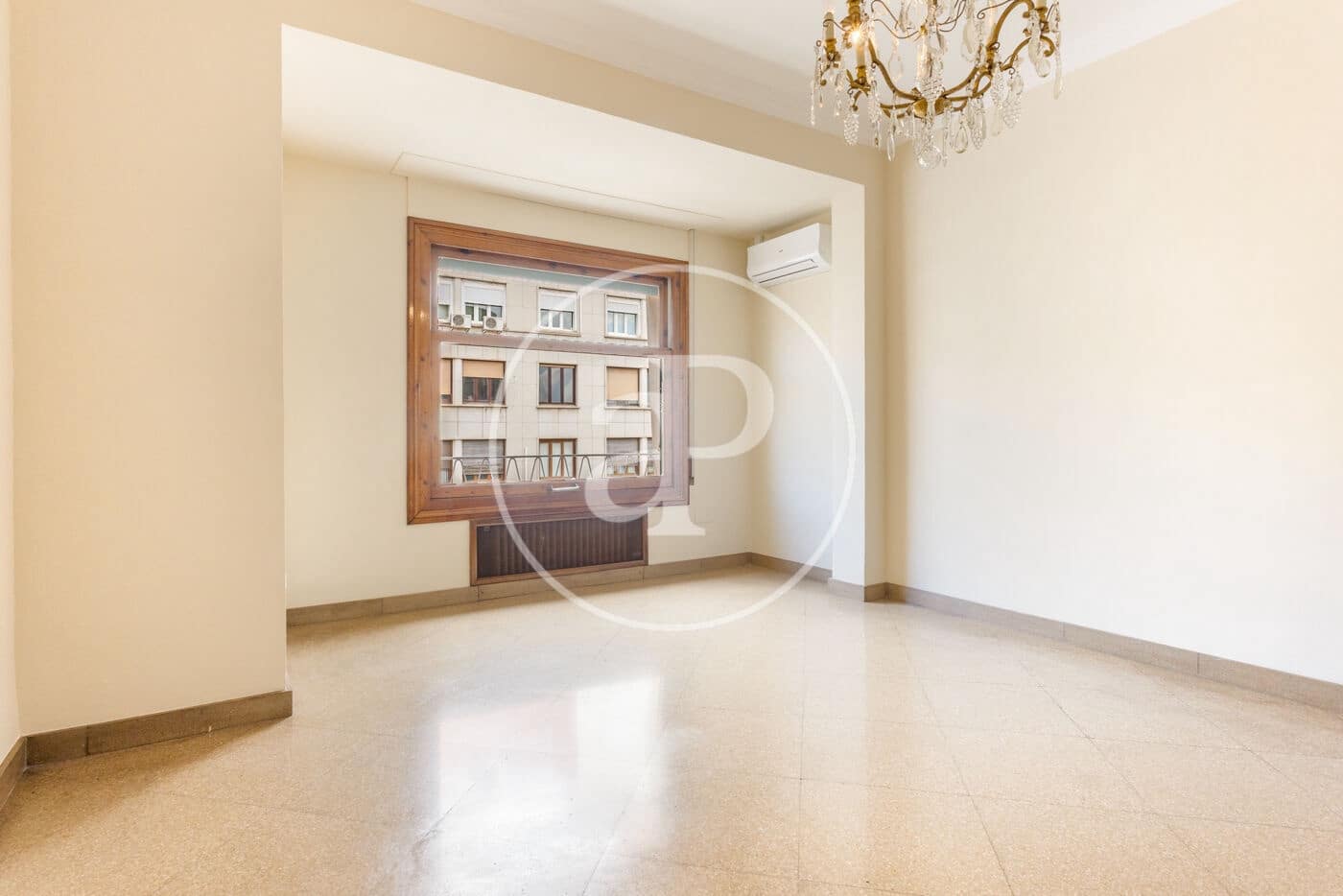 5 soverom Leilighet til leie i Valencia by - € 4 300 (Ref: 9851859)