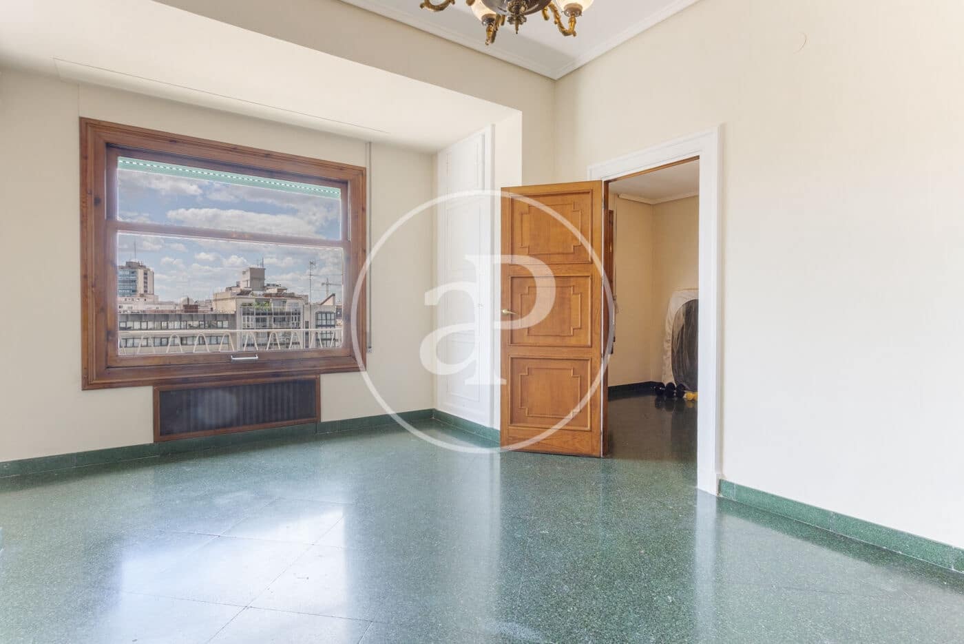 5 soverom Leilighet til leie i Valencia by - € 4 300 (Ref: 9851859)