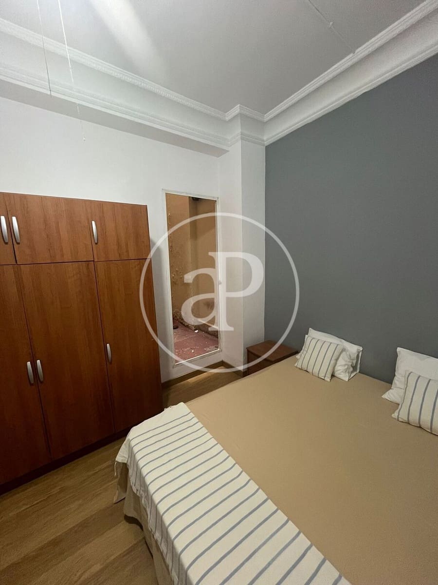 5 sovrum Lägenhet att hyra i Valencia stad - 2 270 € (Ref: 9851860)
