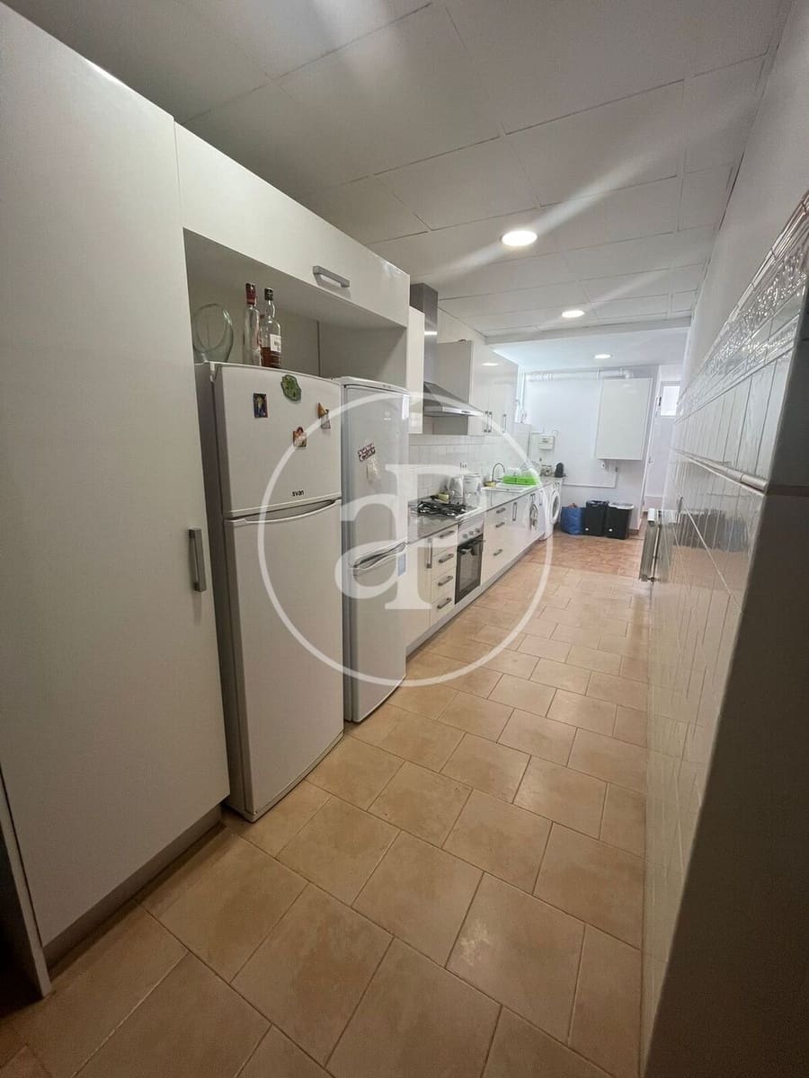 5 sovrum Lägenhet att hyra i Valencia stad - 2 270 € (Ref: 9851860)