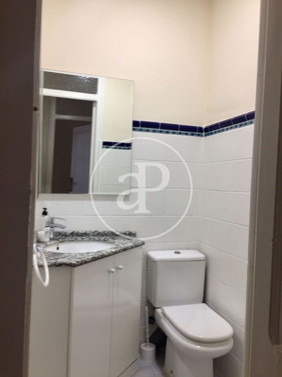 5 sovrum Lägenhet att hyra i Valencia stad - 2 270 € (Ref: 9851860)