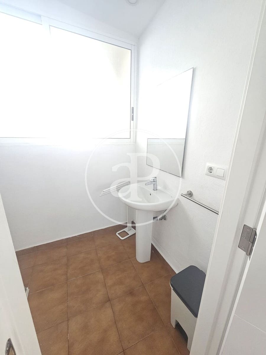 5 sovrum Lägenhet att hyra i Valencia stad - 2 270 € (Ref: 9851860)