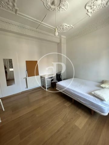 5 sovrum Lägenhet att hyra i La Roqueta, Valencia stad - 2 270 € (Ref: 9851860)