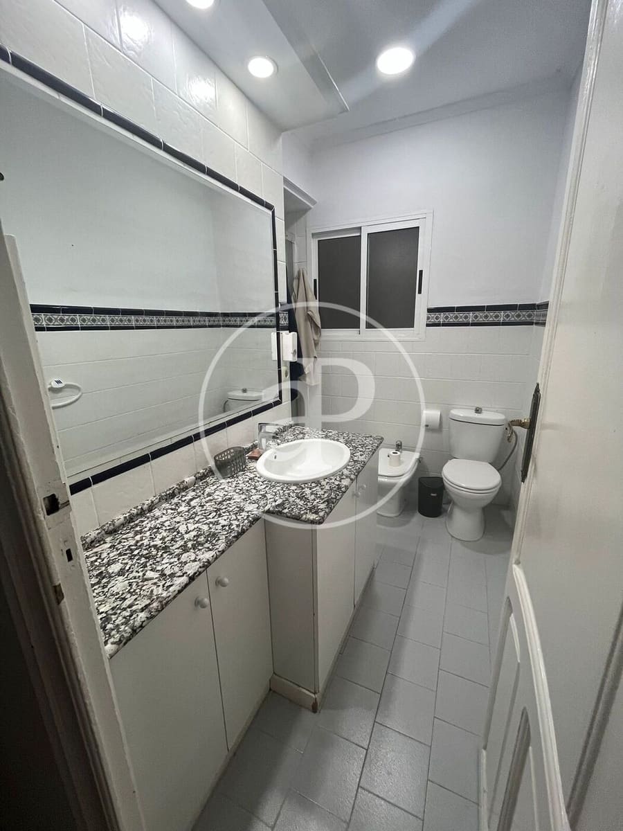 5 sovrum Lägenhet att hyra i Valencia stad - 2 270 € (Ref: 9851860)
