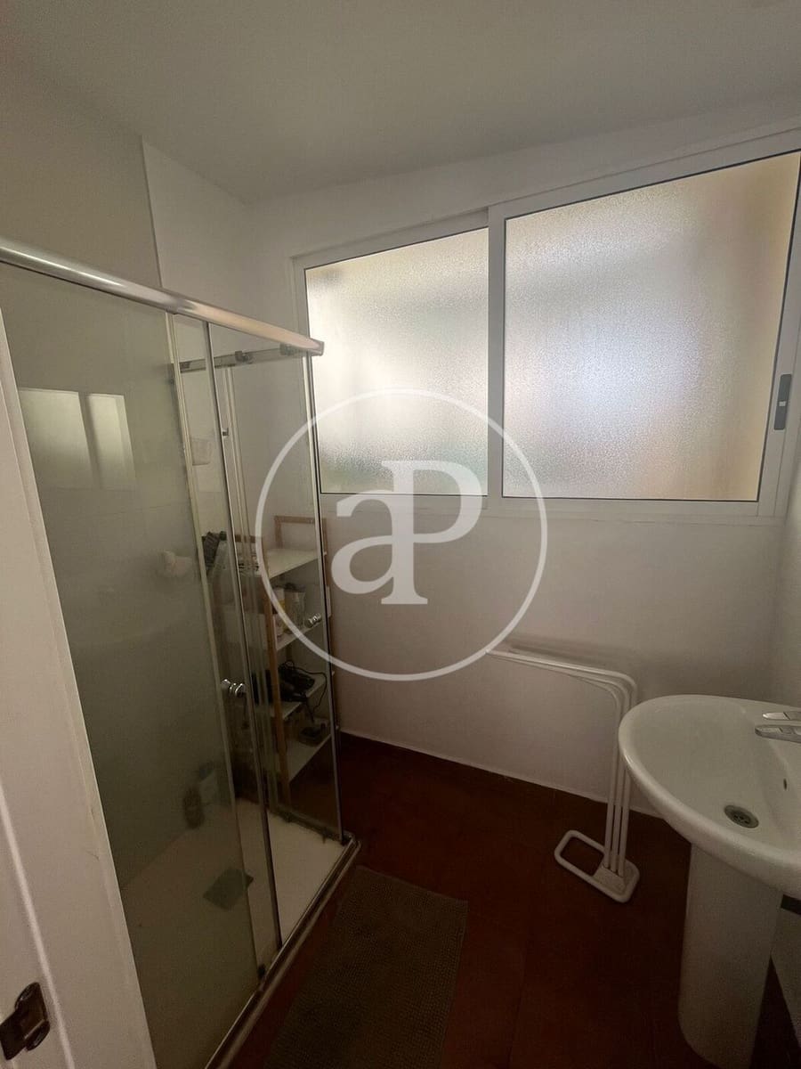 5 sovrum Lägenhet att hyra i Valencia stad - 2 270 € (Ref: 9851860)