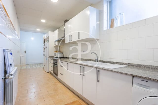 5 bedroom Apartment for rent in La Roqueta, Valencia city - € 2,270 (Ref: 9851860)