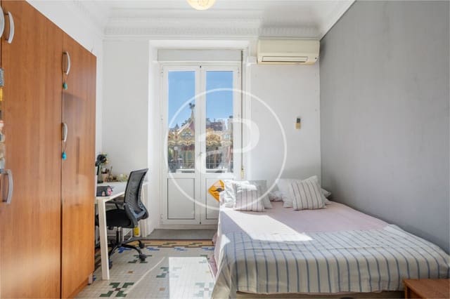 5 bedroom Apartment for rent in La Roqueta, Valencia city - € 2,270 (Ref: 9851860)