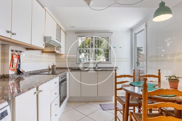 2 soverom Penthouse til leie i Nou Moles, Valencia by med garasje - € 1 650 (Ref: 9851861)