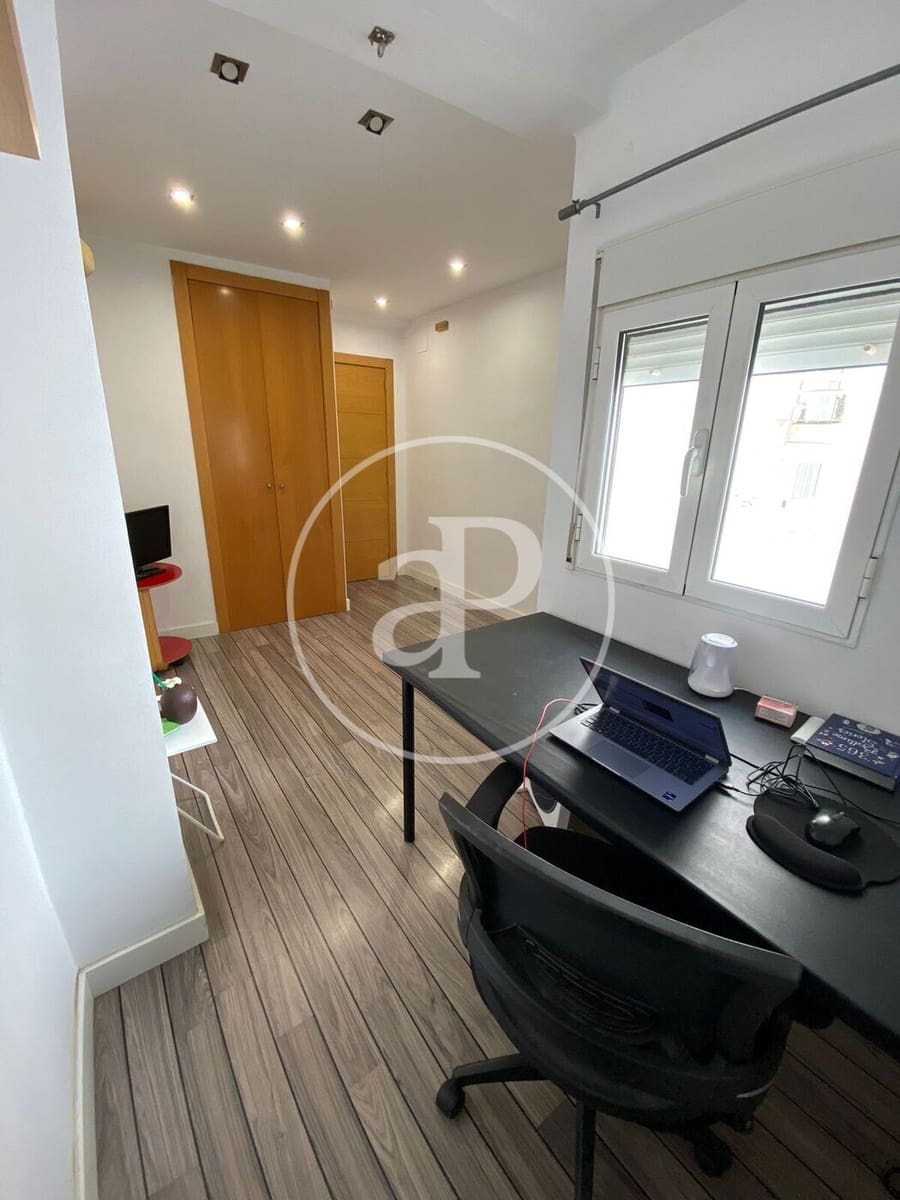 2 bedroom Apartment for rent in Valencia city - € 1,250 (Ref: 9855546)
