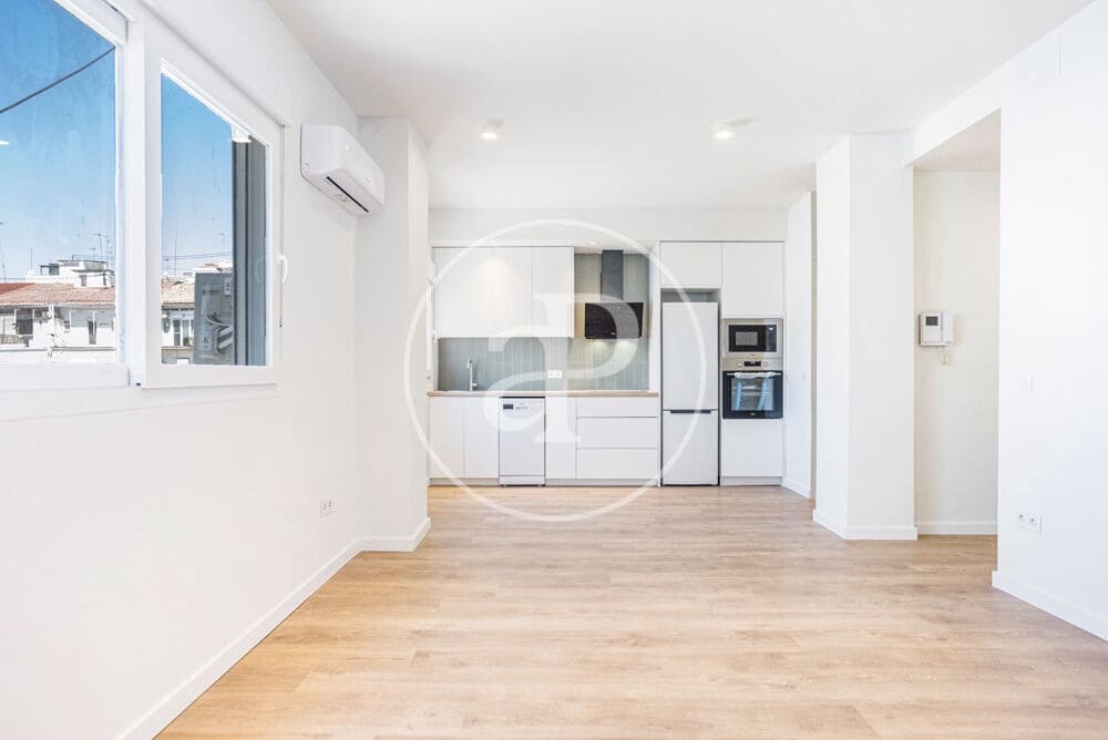 3 bedroom Apartment for rent in Valencia city - € 1,700 (Ref: 9855548)