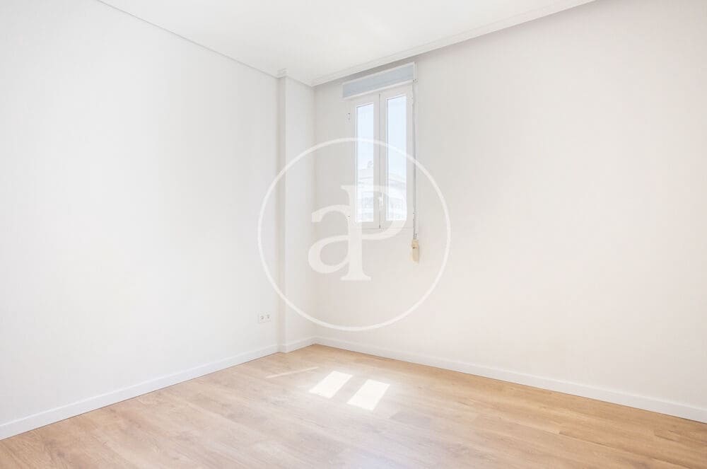 3 bedroom Apartment for rent in Valencia city - € 1,700 (Ref: 9855548)