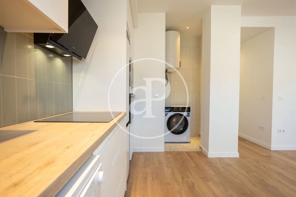 3 bedroom Apartment for rent in Valencia city - € 1,700 (Ref: 9855548)