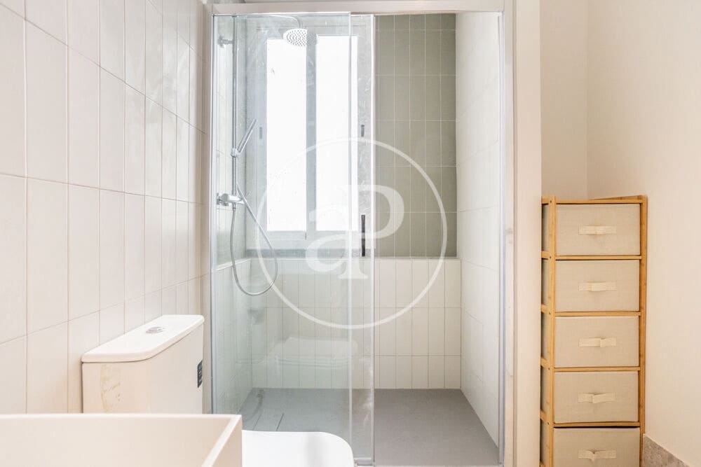 3 bedroom Apartment for rent in Valencia city - € 1,700 (Ref: 9855548)